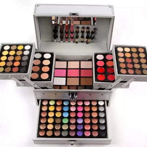 Kofer sa šminkom – Sve što vam treba za kompletan make-up na jednom mestu