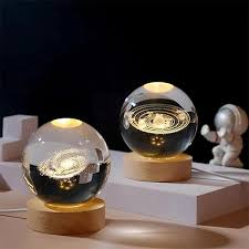 FullGen 3D Planet Lampa – Kristalna Galaksija na Vašem Stolu